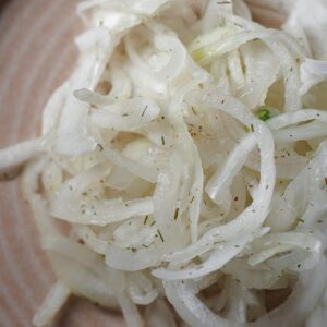 Маринованный лук 100гр